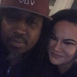 Meet your Posher, Mona